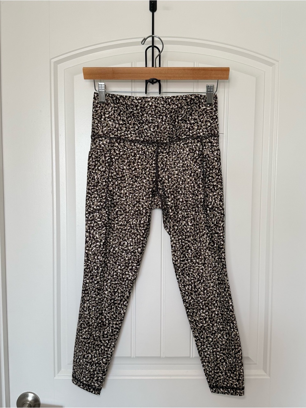 Athleta Small Salutation Stash Tights Leggings Activewear Athleisure Workout